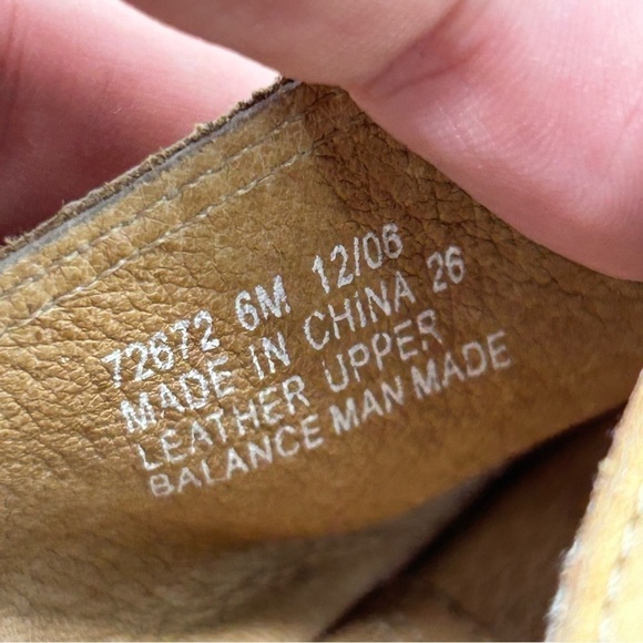 Clarks Light Brown Strappy Leather Slip On Wedge Sandals Size 6 Open Toe - Picture 13 of 13